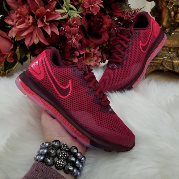 Nike Shoes - Nike Zoom All Out Low 2 Running Shoes